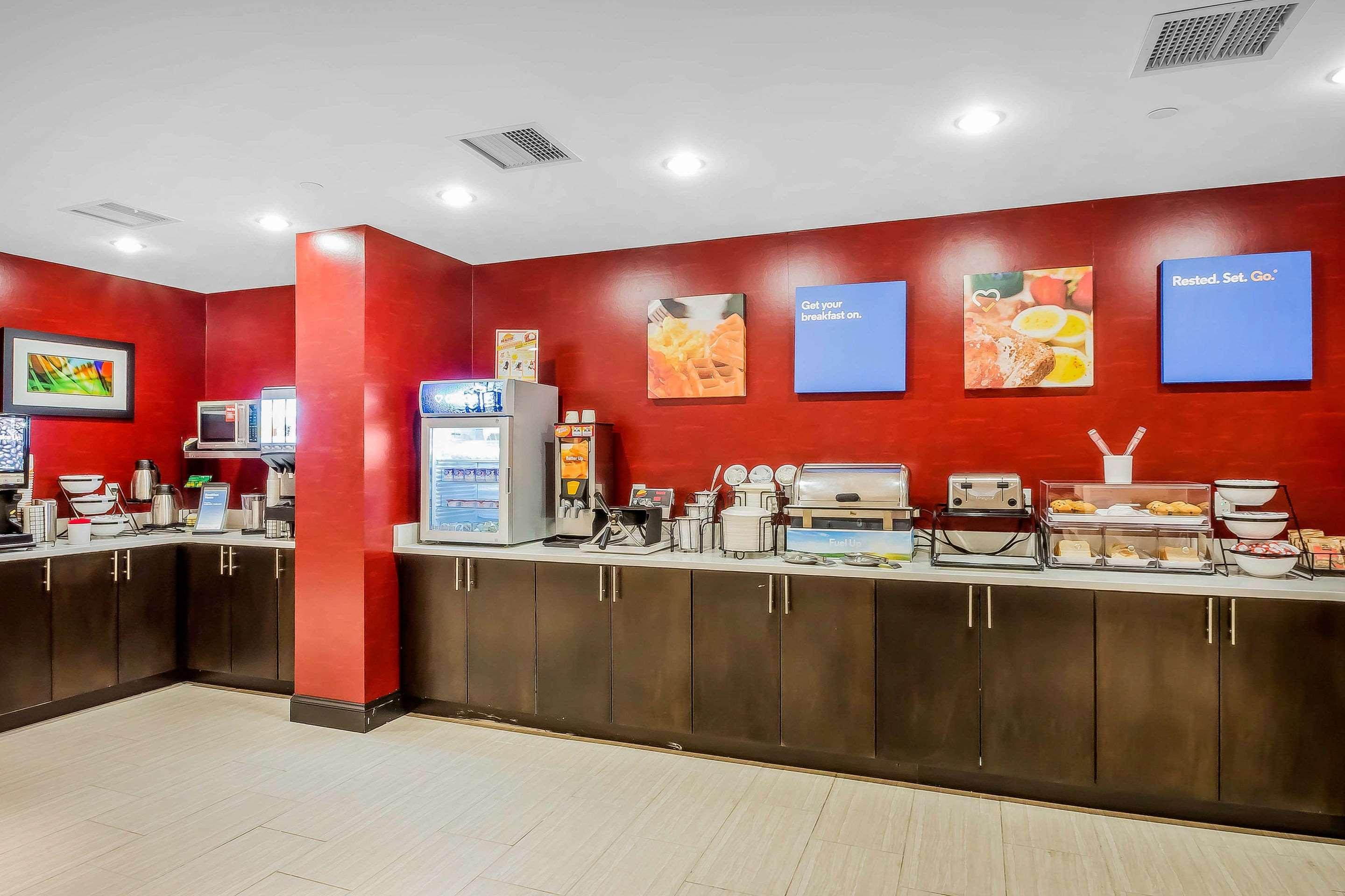 Comfort Inn & Suites Near Stadium Nueva York Exterior foto